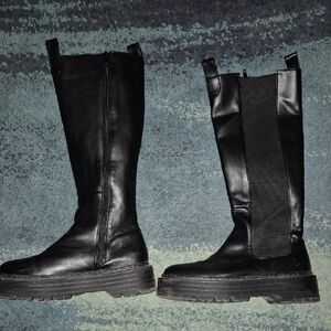 NWOT BOOHOO Knee High Chelsea Chunky Boots